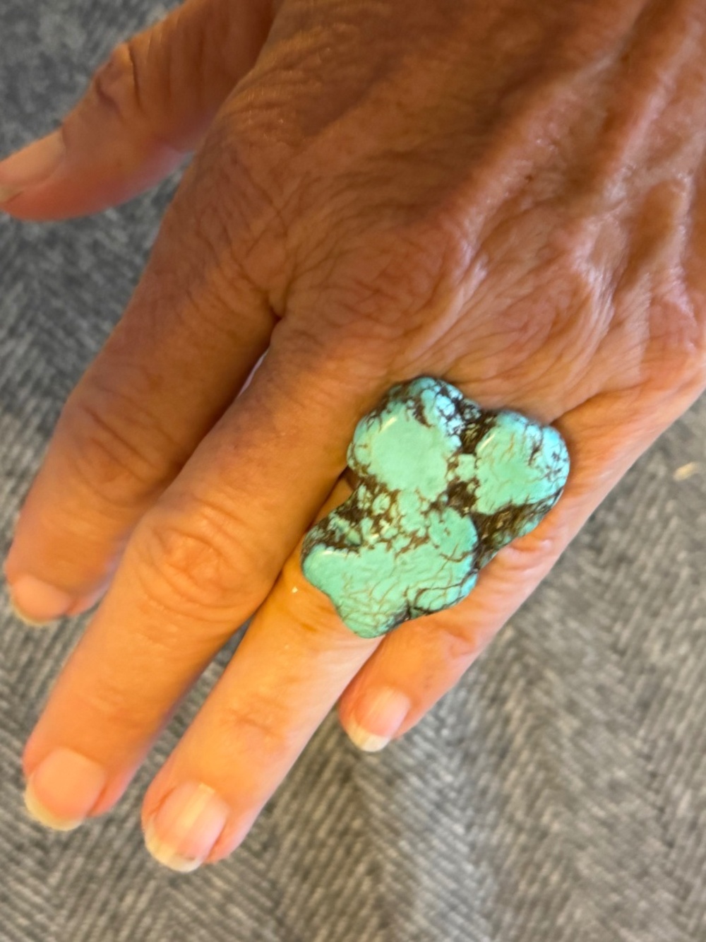 NWOT, SUPER FUN & CHUNKY, TURQUOISE LOOKING RING WITH RAW EDGES, ADJUSTABLE BAND
